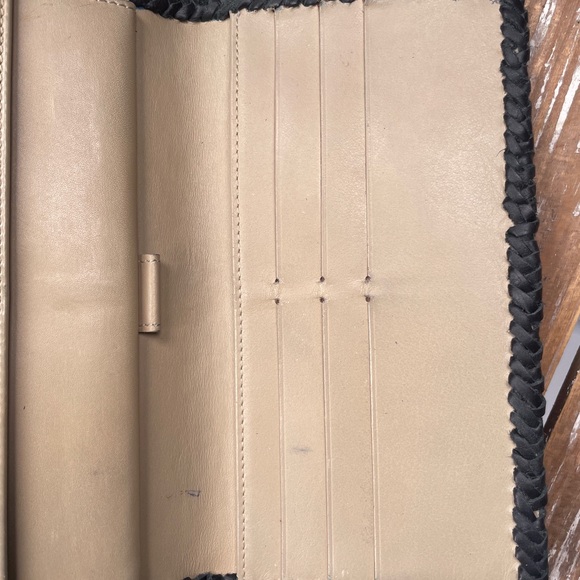 OFFER??LOUIS VUITTON Sara wallet - Picture 9 of 15